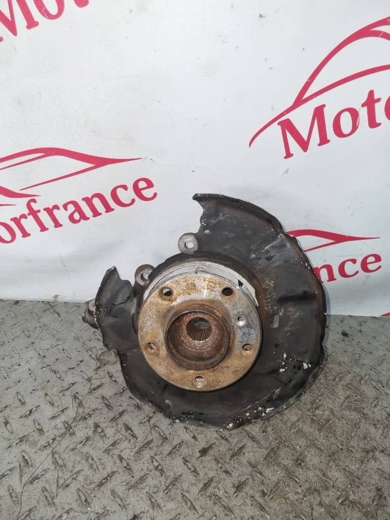 Кулак поворотный BMW 3-Series 33326792522 F30, задний правый