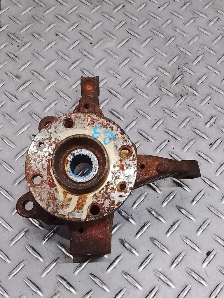 Кулак поворотный RENAULT Sandero 2014 6001548864 1, передний левый