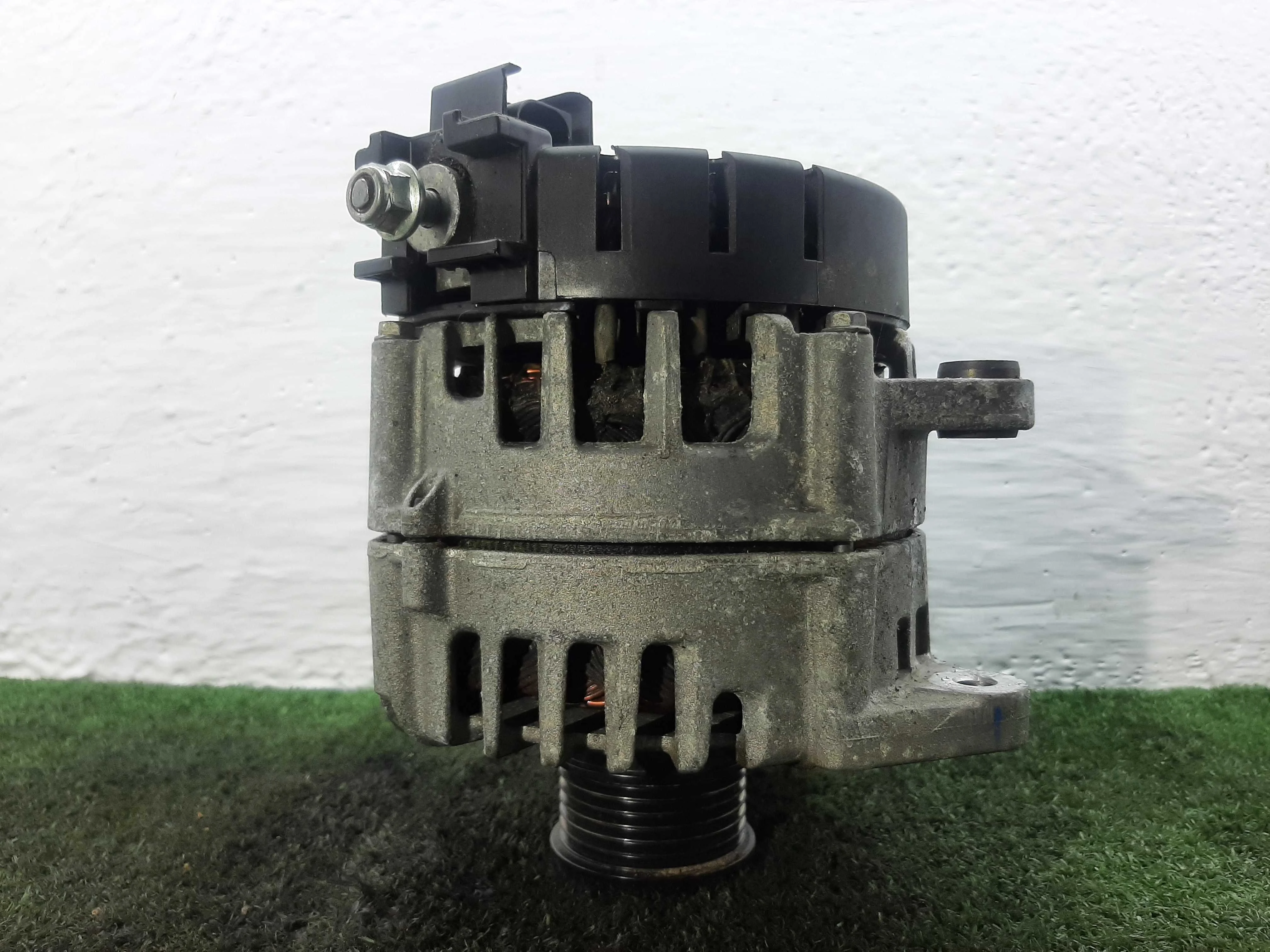 Генератор Mercedes GLC (X253) Рестайлинг 2019 - 2023 бензин 2.0 Автомат