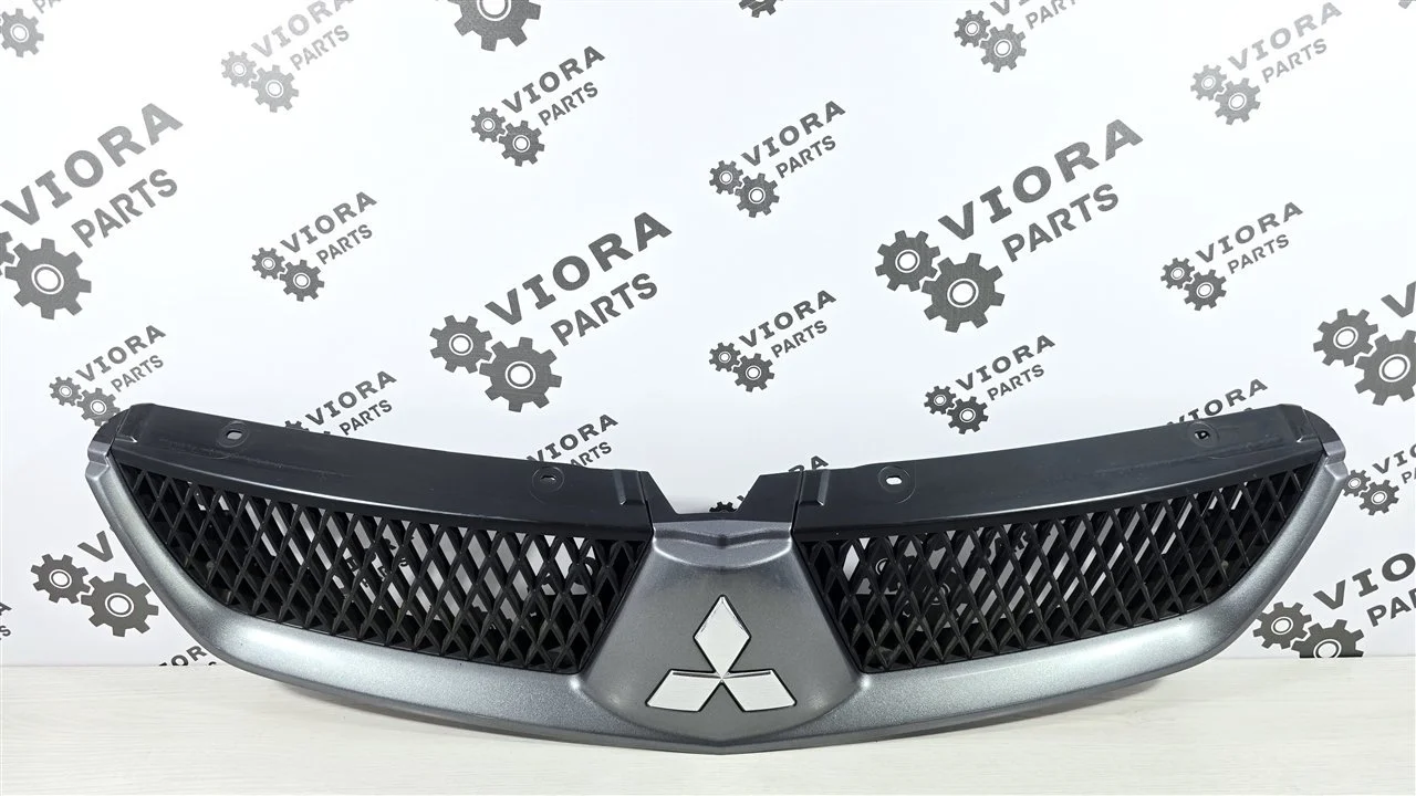 Решетка радиатора Mitsubishi Lancer 9 2007 7450A214HA CS3W 4G18