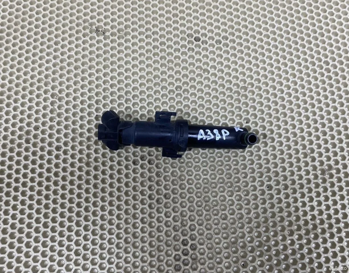 Форсунка омывателя фар правая audi a3 8p
