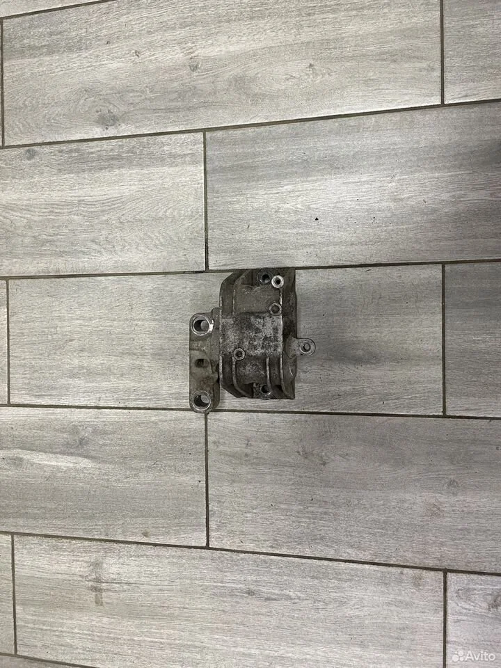 Опора двигателя audi a3 8p