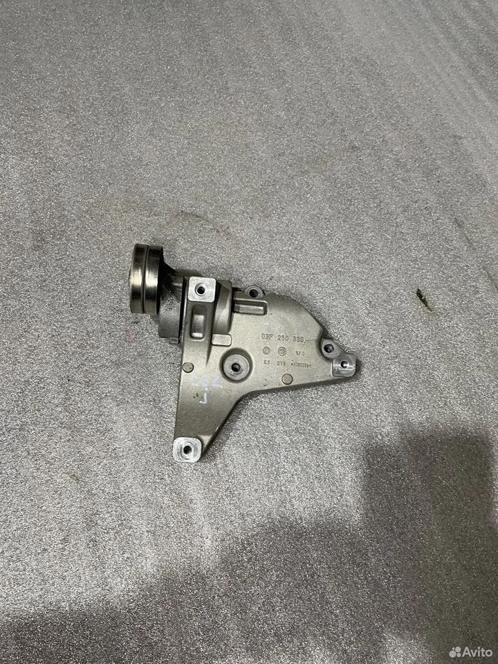 Кронштейн компрессора volkswagen golf 6