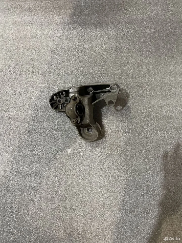 Кронштейн стабилизатора audi a4 8e b6 b7 a6 c5