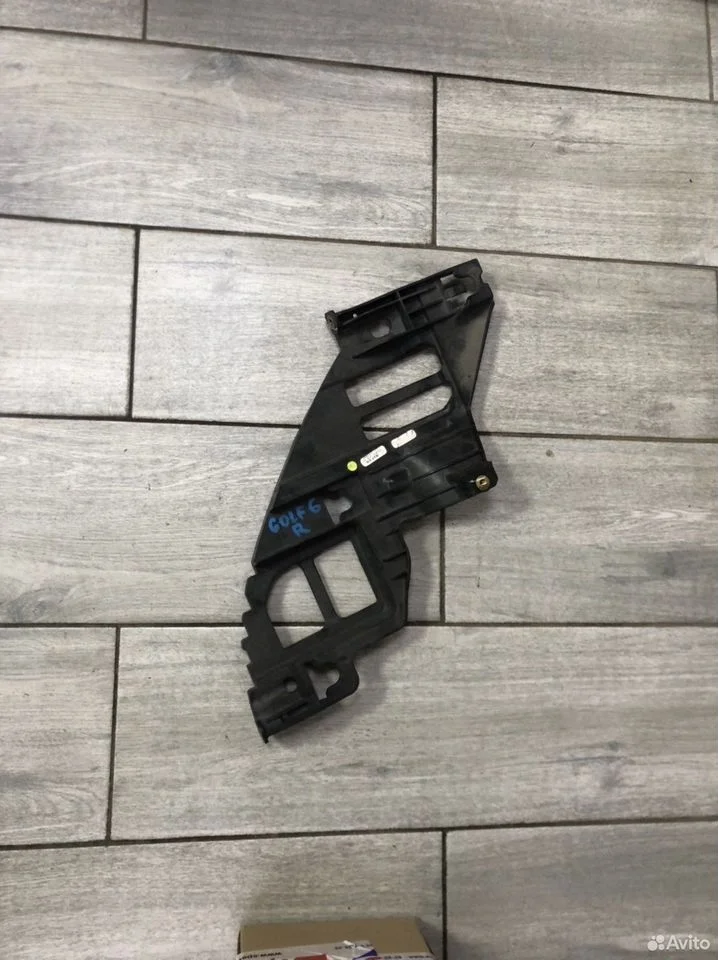 Площадка правой фары vw golf 6 5k0807228a