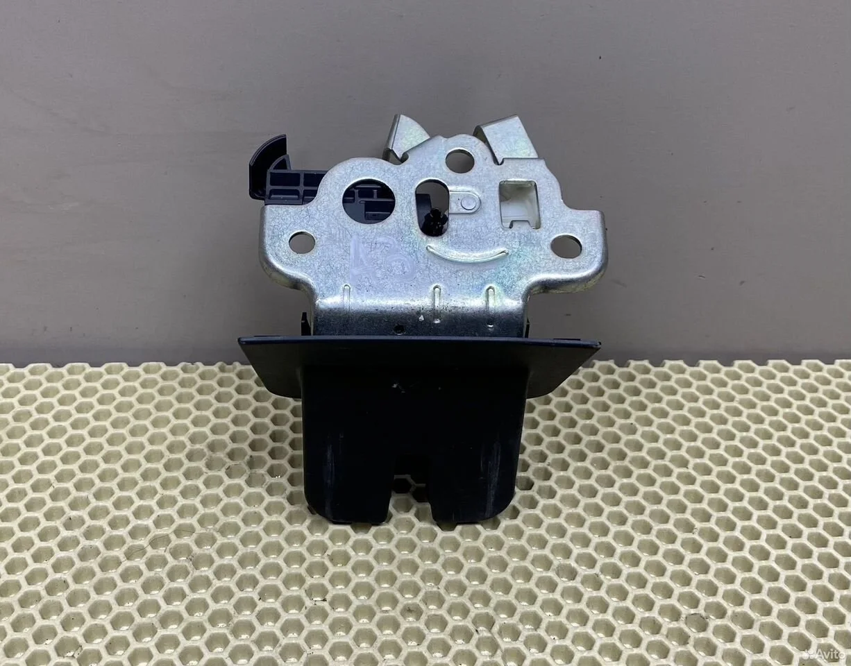 Замок багажника audi a3 8p 8k9827505a