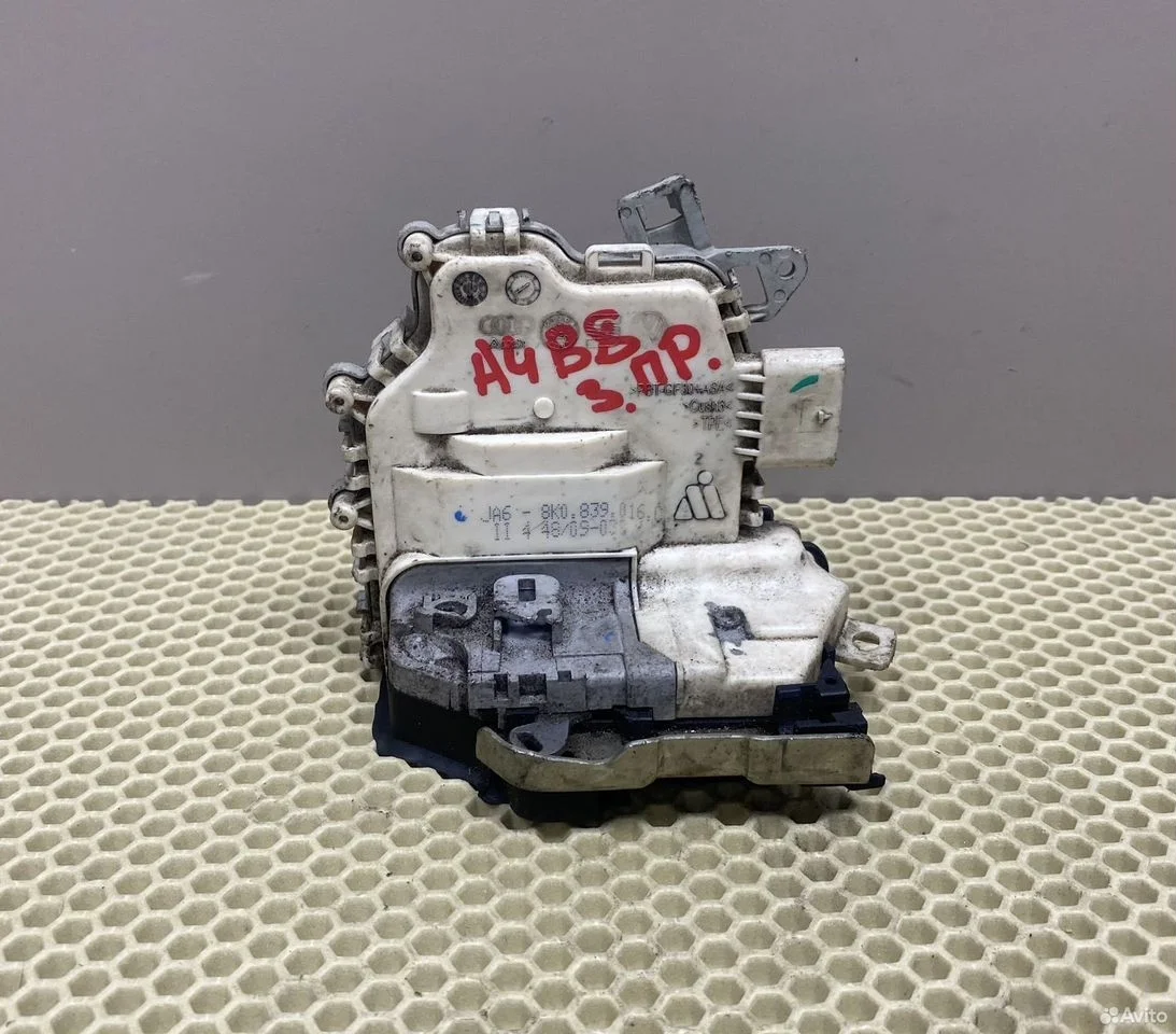 Замок задний правый audi a4 8k b8