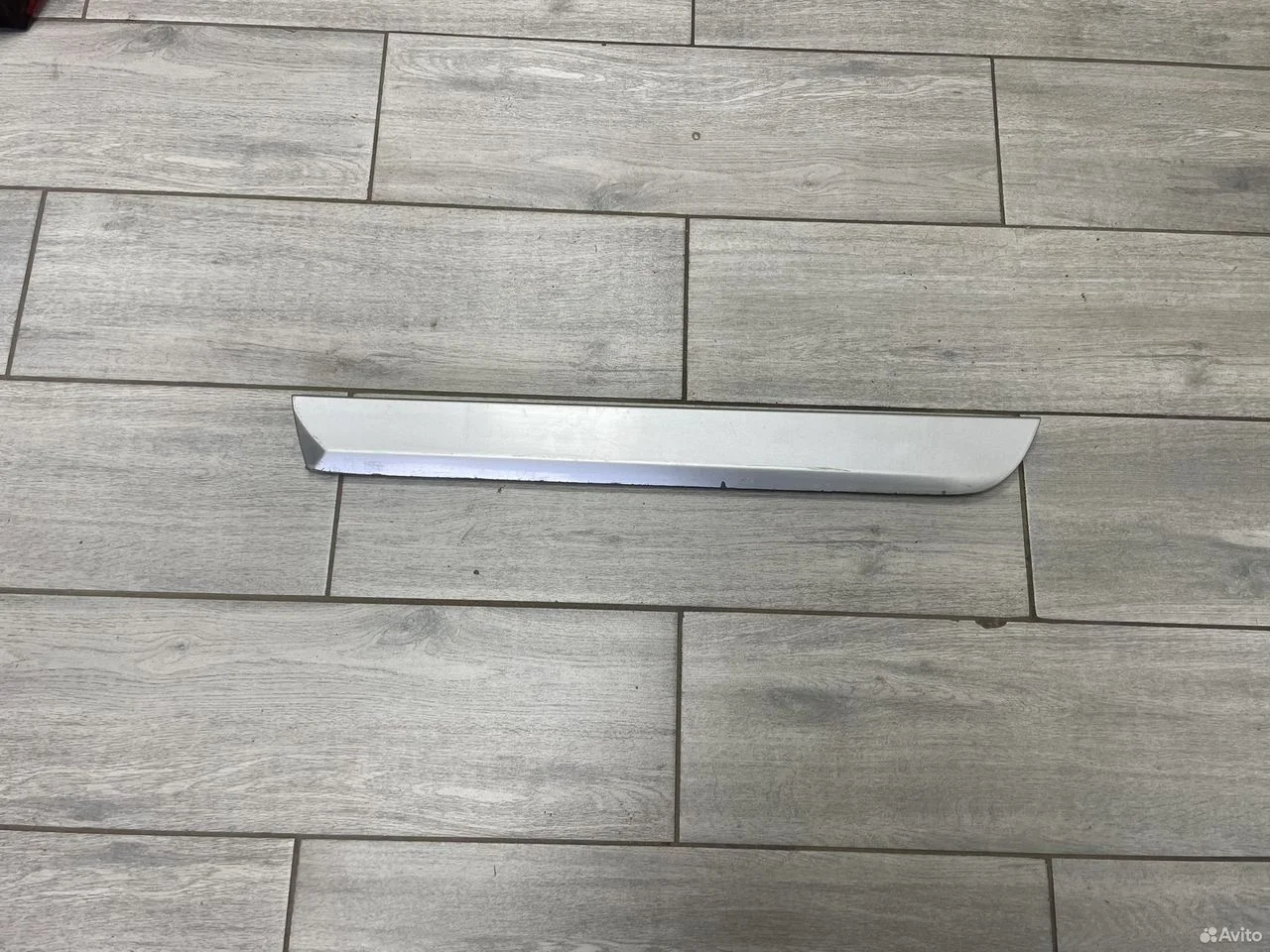 Молдинг задний левый нижний audi a4 8e b7