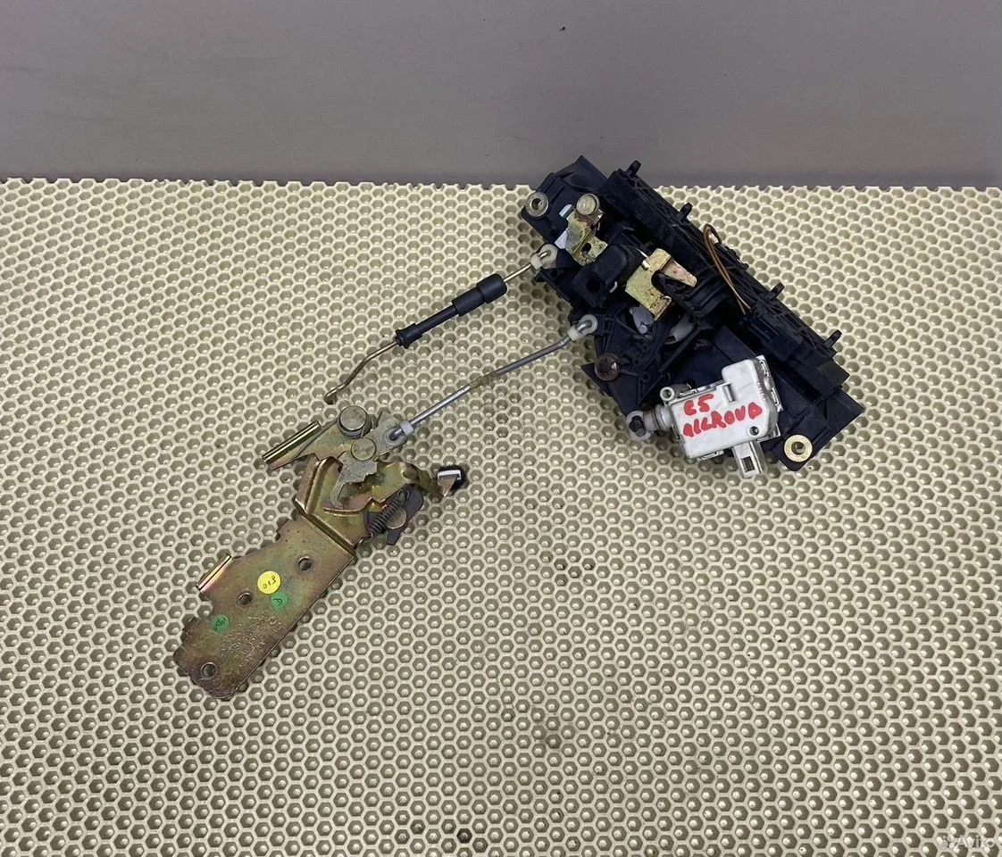 Замок крышки багажника audi a6 c5 4b