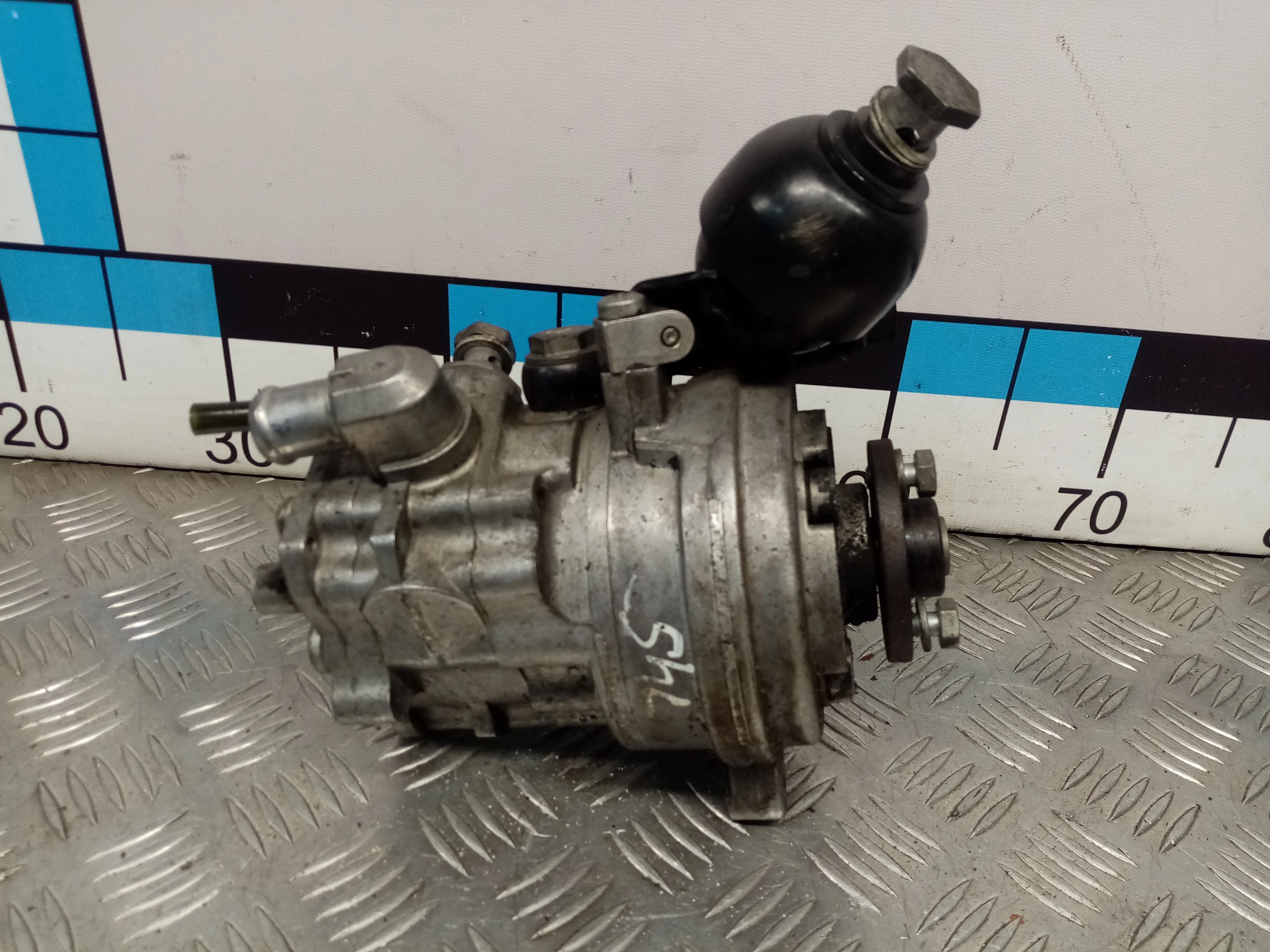 [Б/У] * Насос гидроусилителя [Код: 00363929 ]