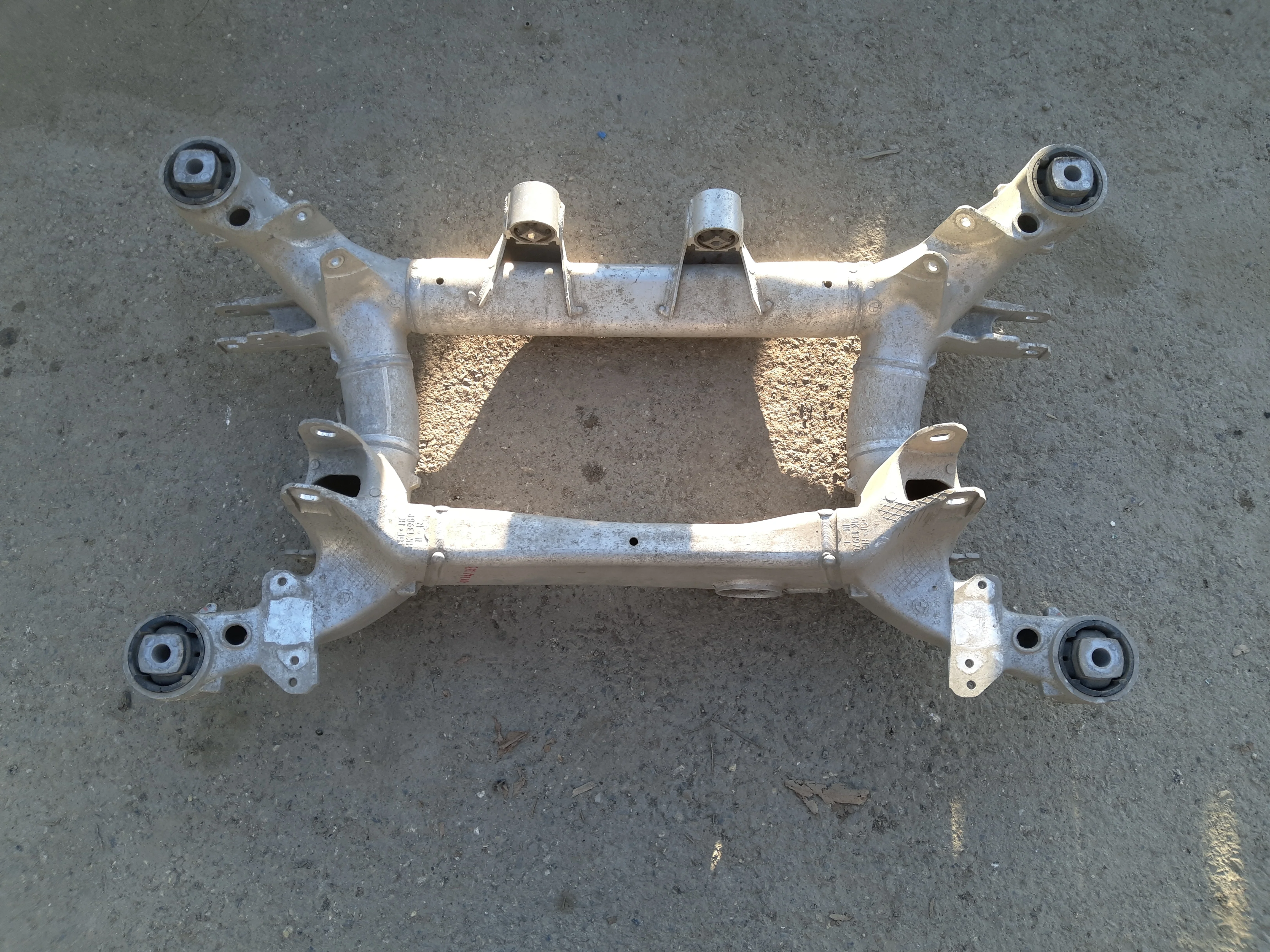 [Б/У] Балка задняя BMW 6 E63, E64 2004-2009 - Отличное состояние. [Код: 00289420 ]