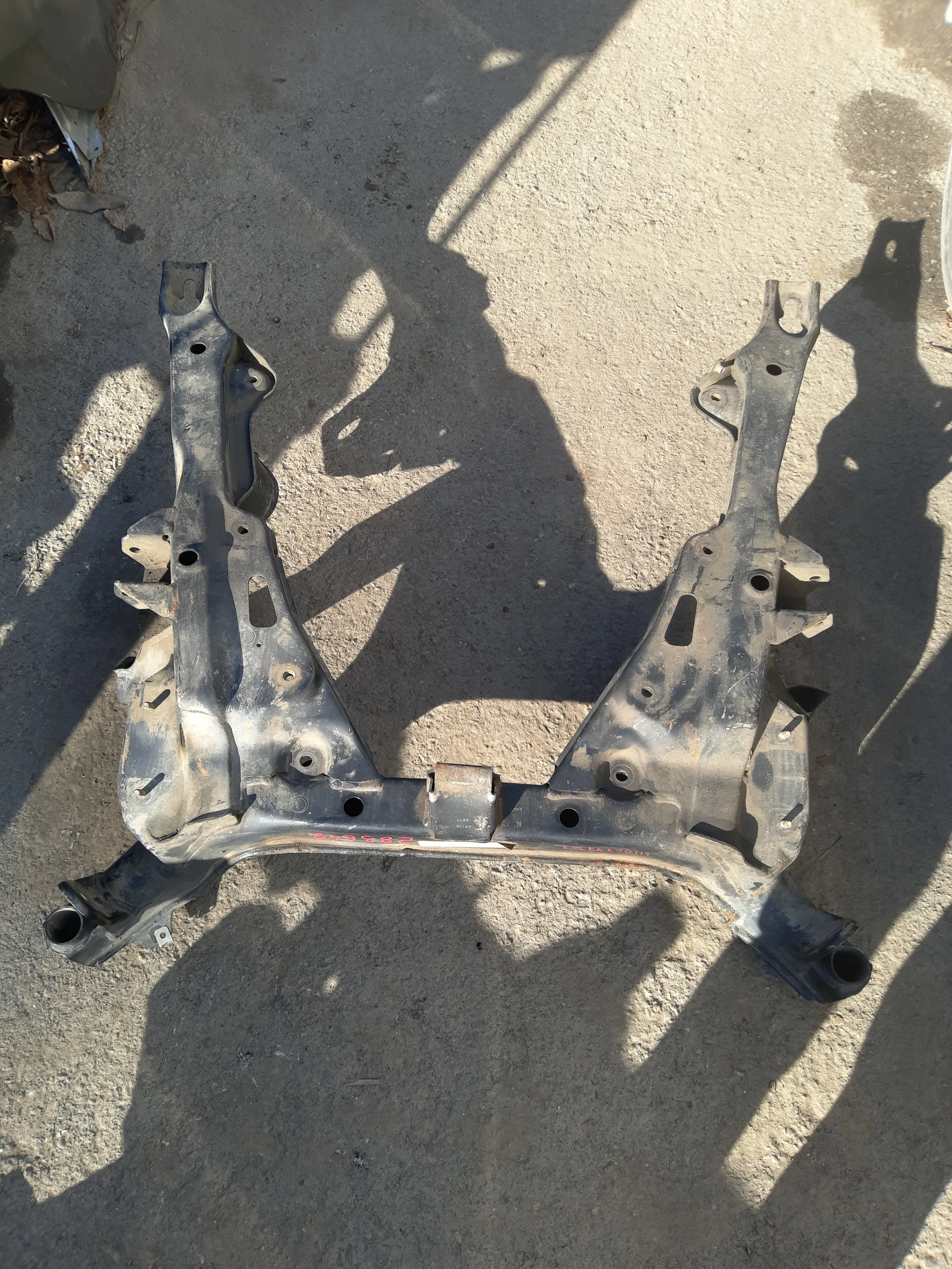 [Б/У] Балка подмоторная 4WD BMW E60 E61 - Отличное состояние. [Код: 00289566 ]