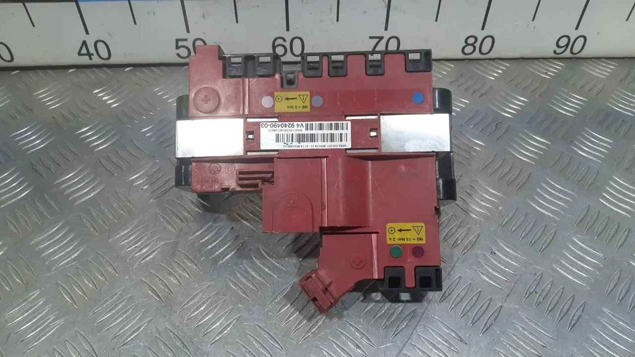 [Б/У] Блок предохранителей на клемму BMW [Код: 00373173 ]