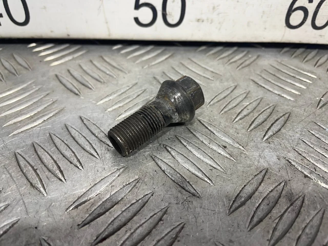 [Б/У] Болт колесный BMW 1-serie [Код: 00540922 ]