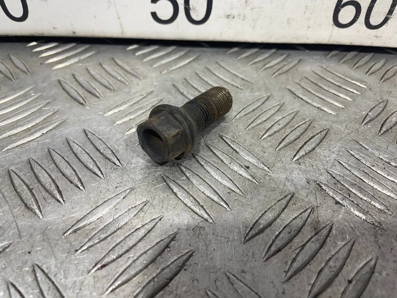 [Б/У] Болт колесный BMW 1-serie [Код: 00540926 ]