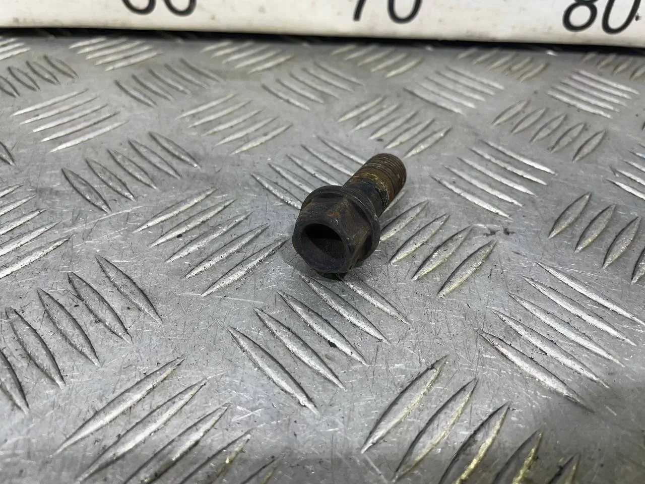 [Б/У] Болт колесный BMW 1-serie [Код: 00541081 ]