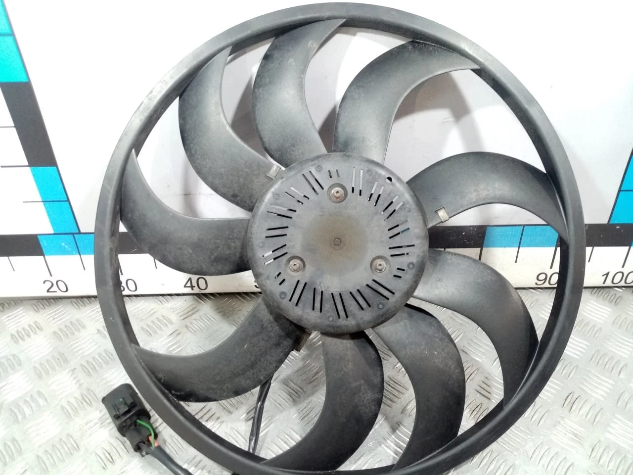 [Б/У] Вентилятор радиатора BMW [Код: 00589998 ]