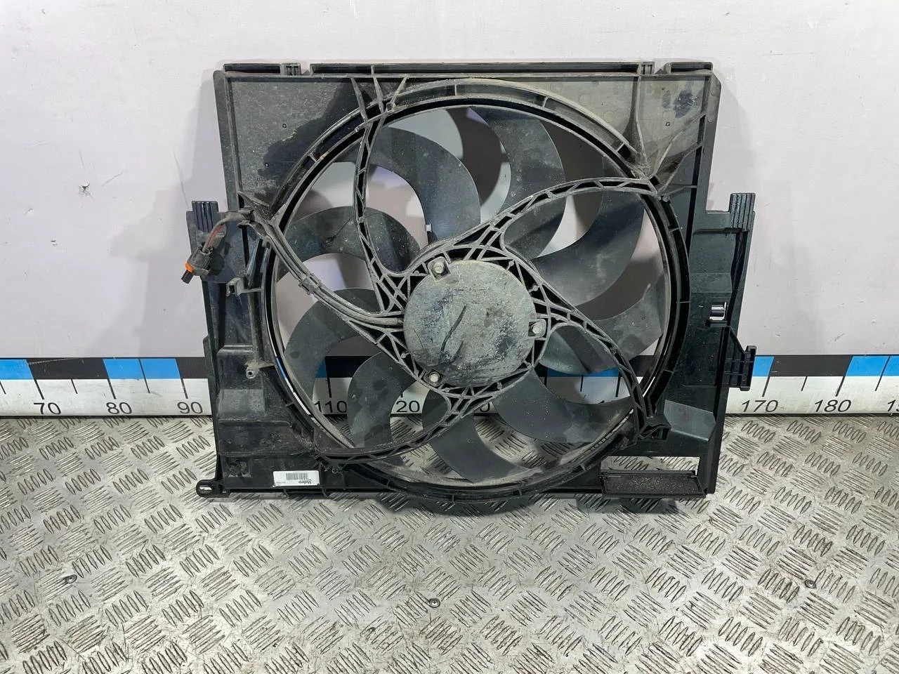 [Б/У] Вентилятор радиатора BMW F30 F31 F36 [Код: 00540084 ]