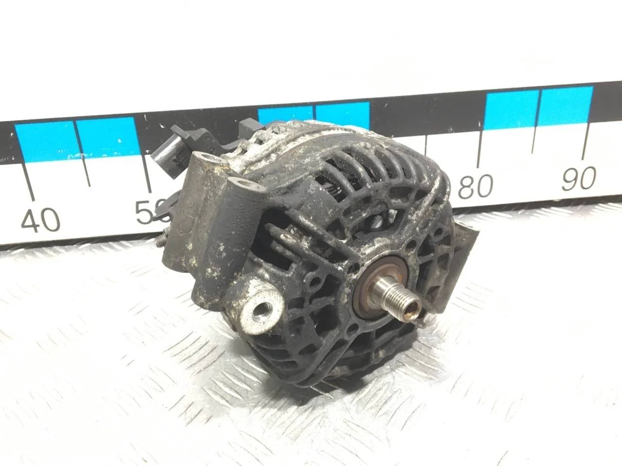 [Б/У] Генератор - без шкива [ХОРОШЕЕ] [Код: 00634061 ]