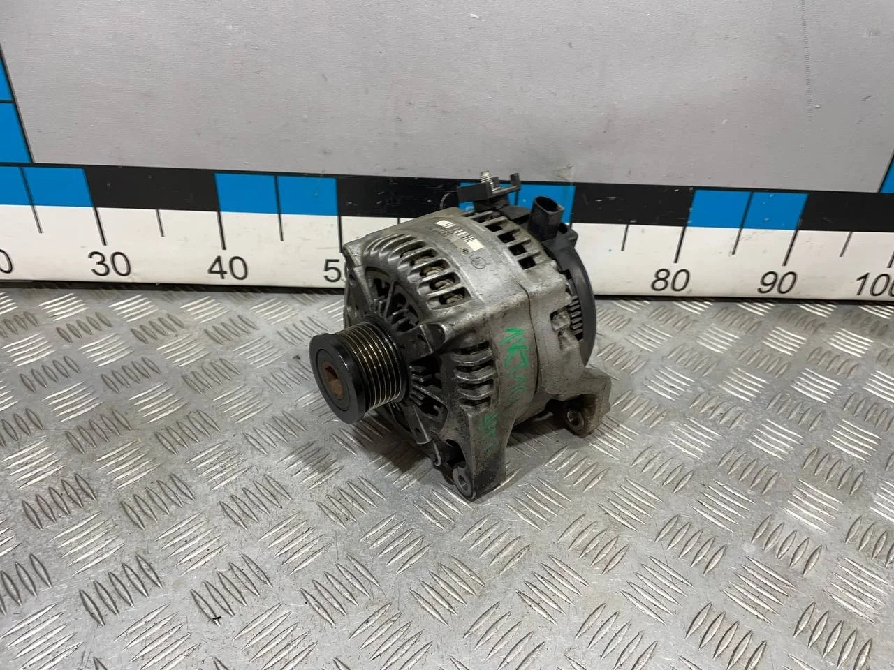 [Б/У] Генератор (210A) BMW F10/F11 [Код: 00677215 ]