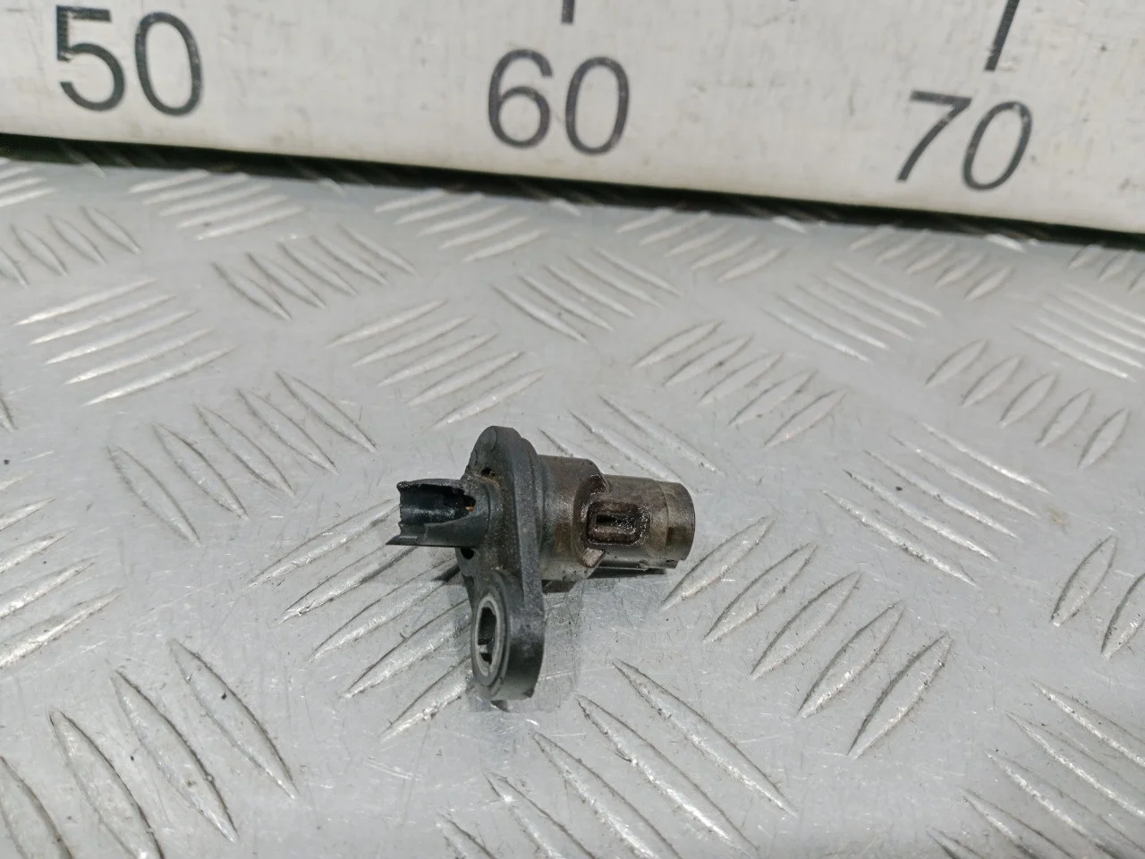 [Б/У] Датчик положения распредвала - Скол на разъеме [Незначительные дефекты] [Код: 00595558 ]