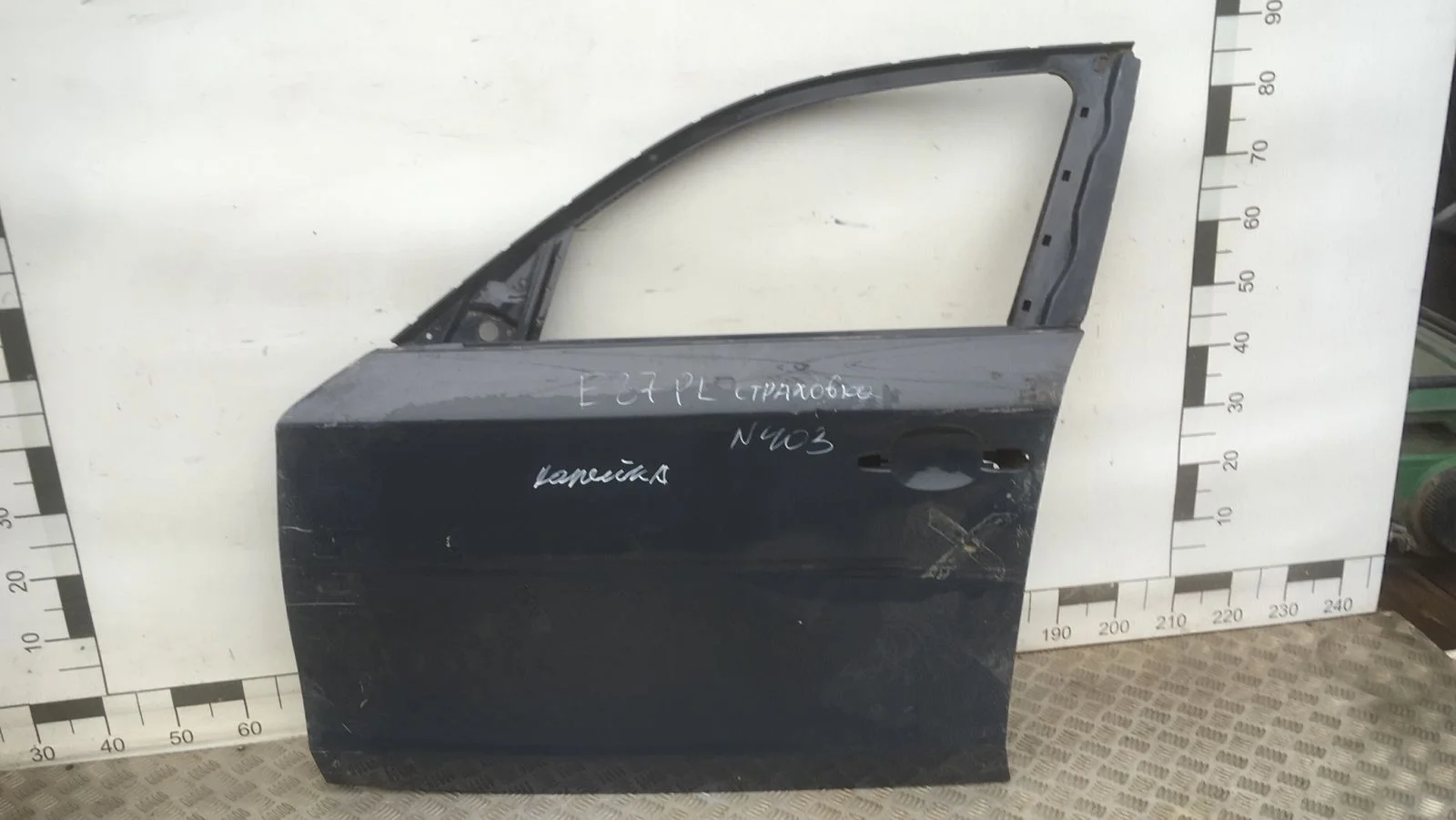 [Б/У] Дверь передняя левая BMW 1 E87 2004 - залом под ручкой [Под ремонт] [Код: 00333639 ]