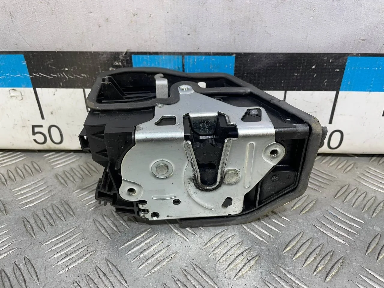 [Б/У] Замок двери BMW F20 2013 [Код: 00533597 ]