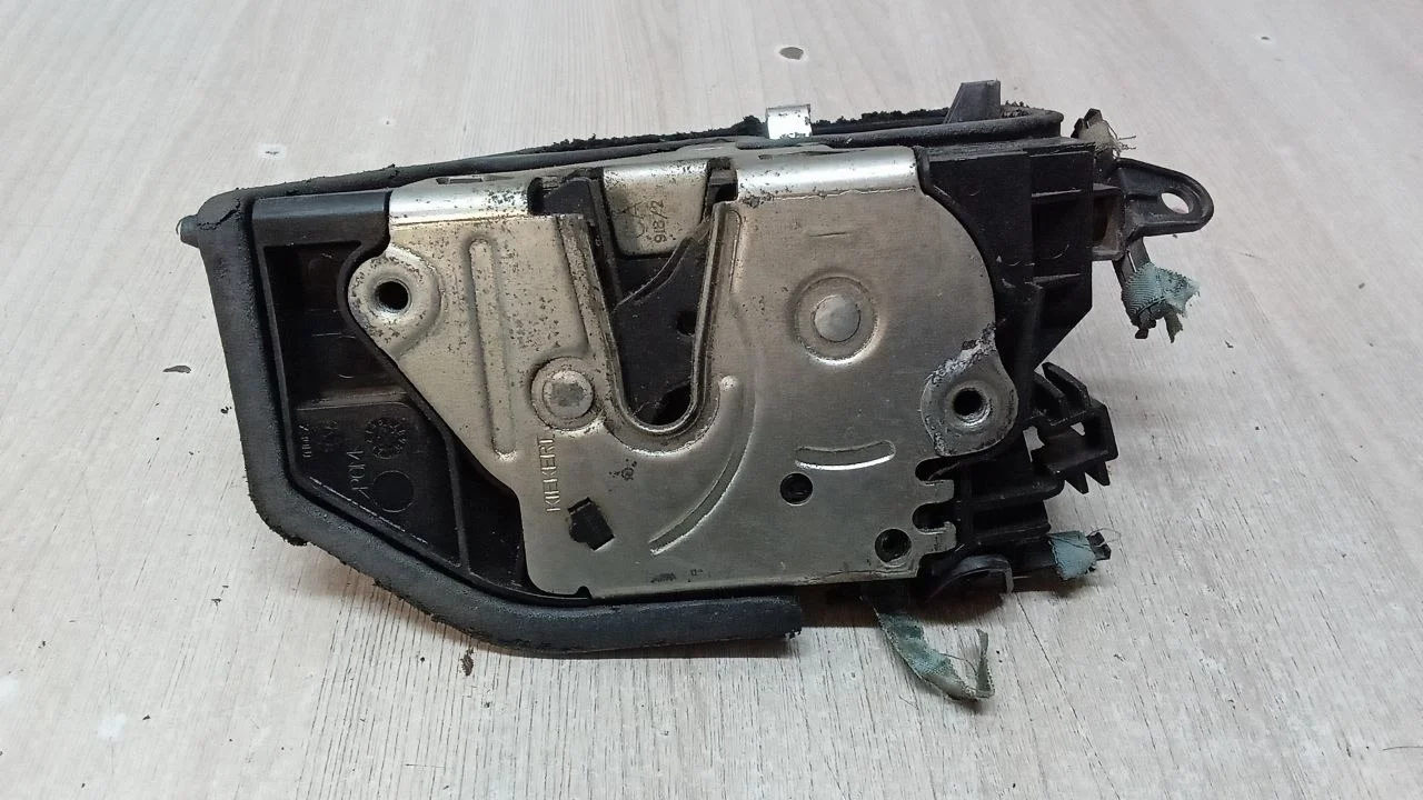 [Б/У] Замок двери передней левой BMW [Код: 00658436 ]