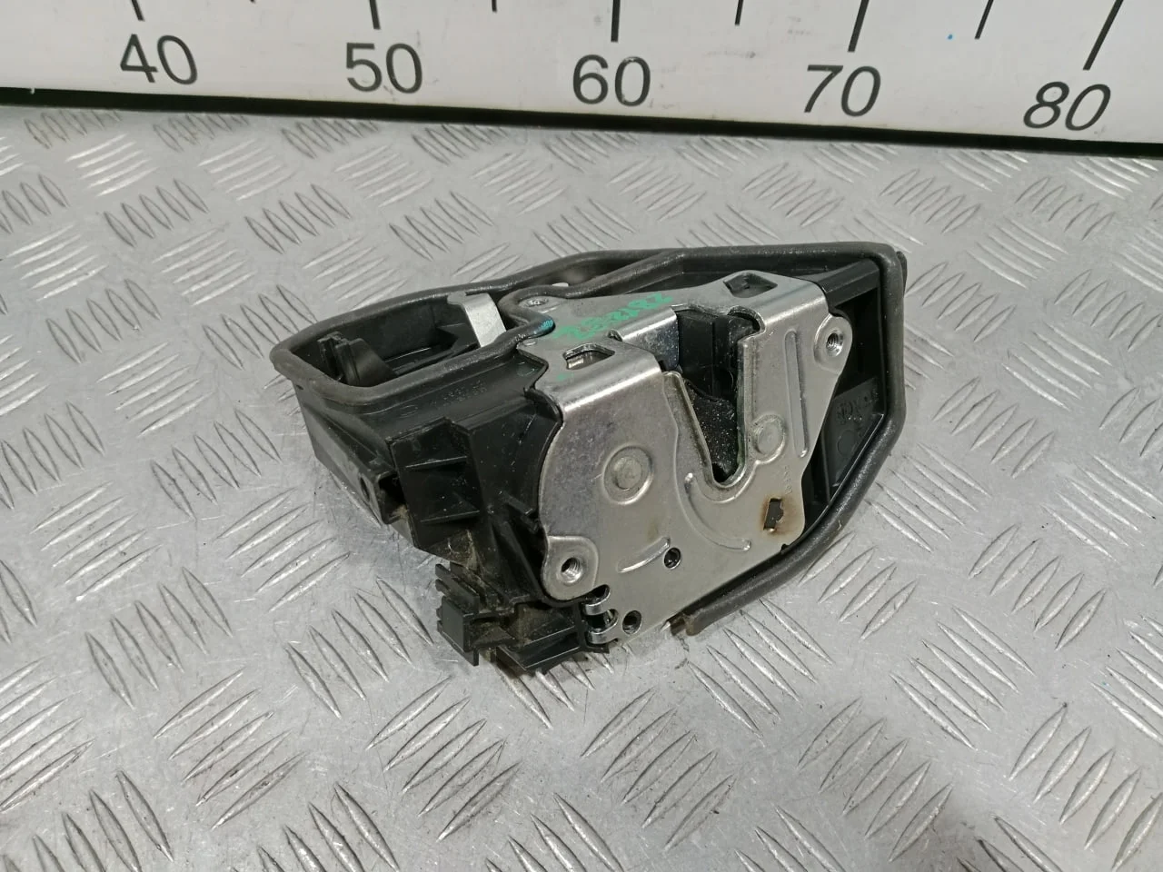 [Б/У] Замок двери передней правой [Код: 00664309 ]
