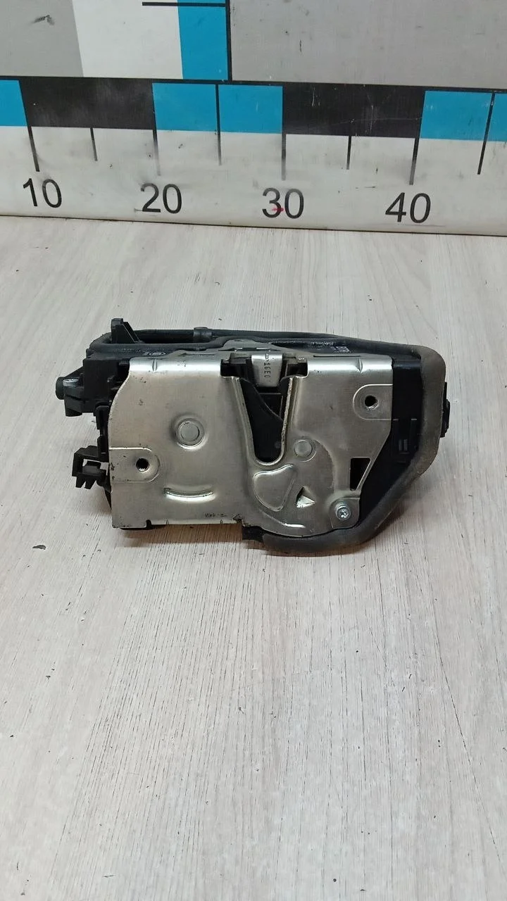 [Б/У] Замок двери передней правой BMW - 7 пинов [Код: 00650815 ]