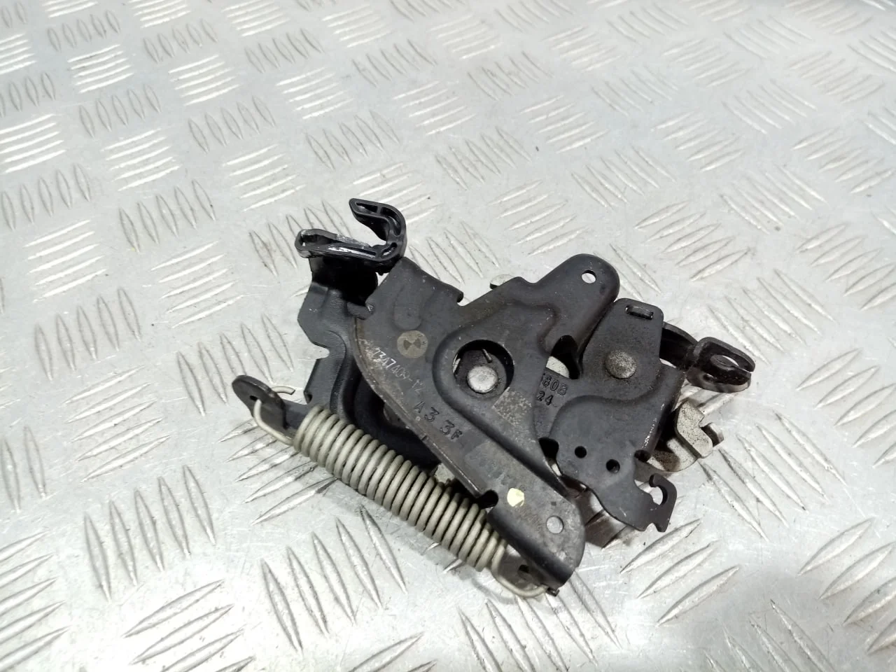 [Б/У] Замок капота правый [Код: 00617421 ]