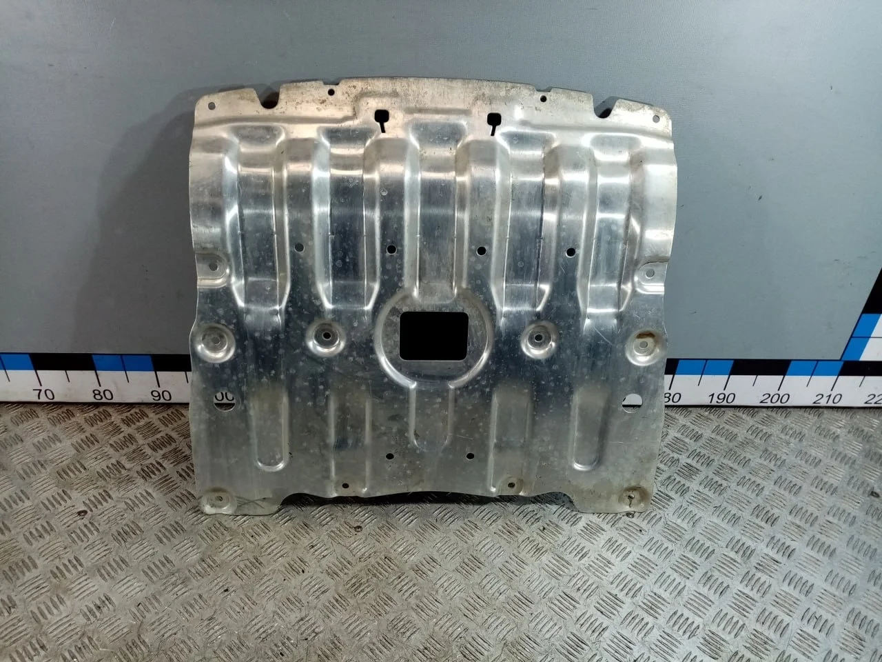 [Б/У] Защита картера BMW G05 G06 G07 [Код: 00649102 ]