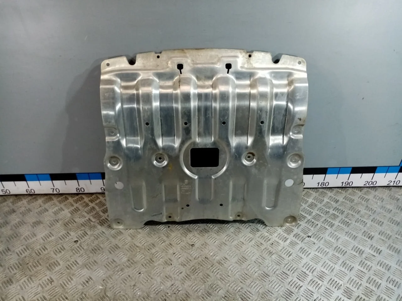 [Б/У] Защита картера BMW G05 G06 G07 [Код: 00649104 ]