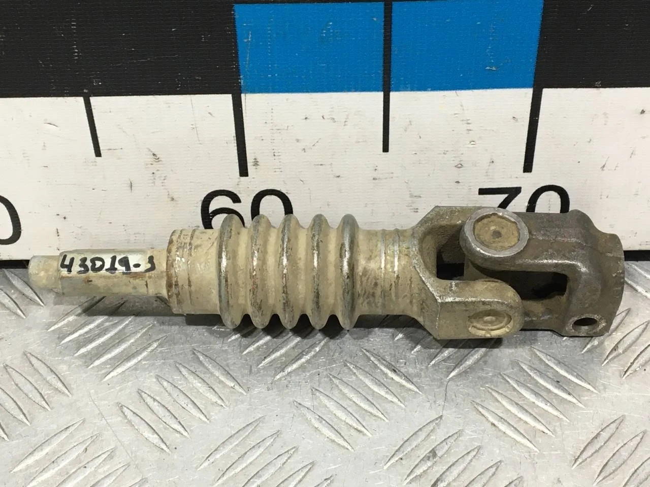 [Б/У] Кардан рулевой нижняя часть E65 E66 [Код: 00664025 ]