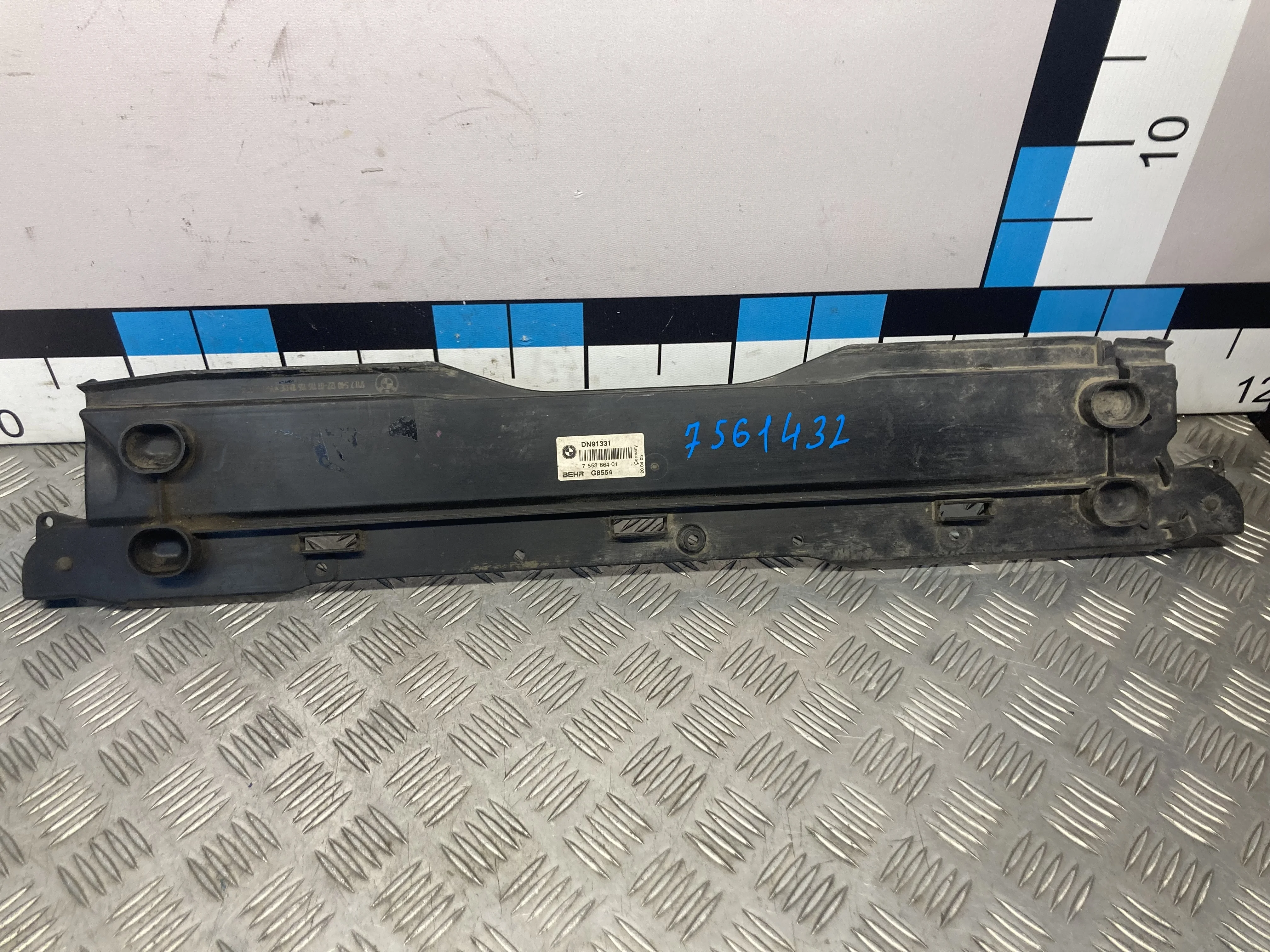 [Б/У] Кожух радиатора верхняя часть BMW E65 E66 [Код: 00355824 ]