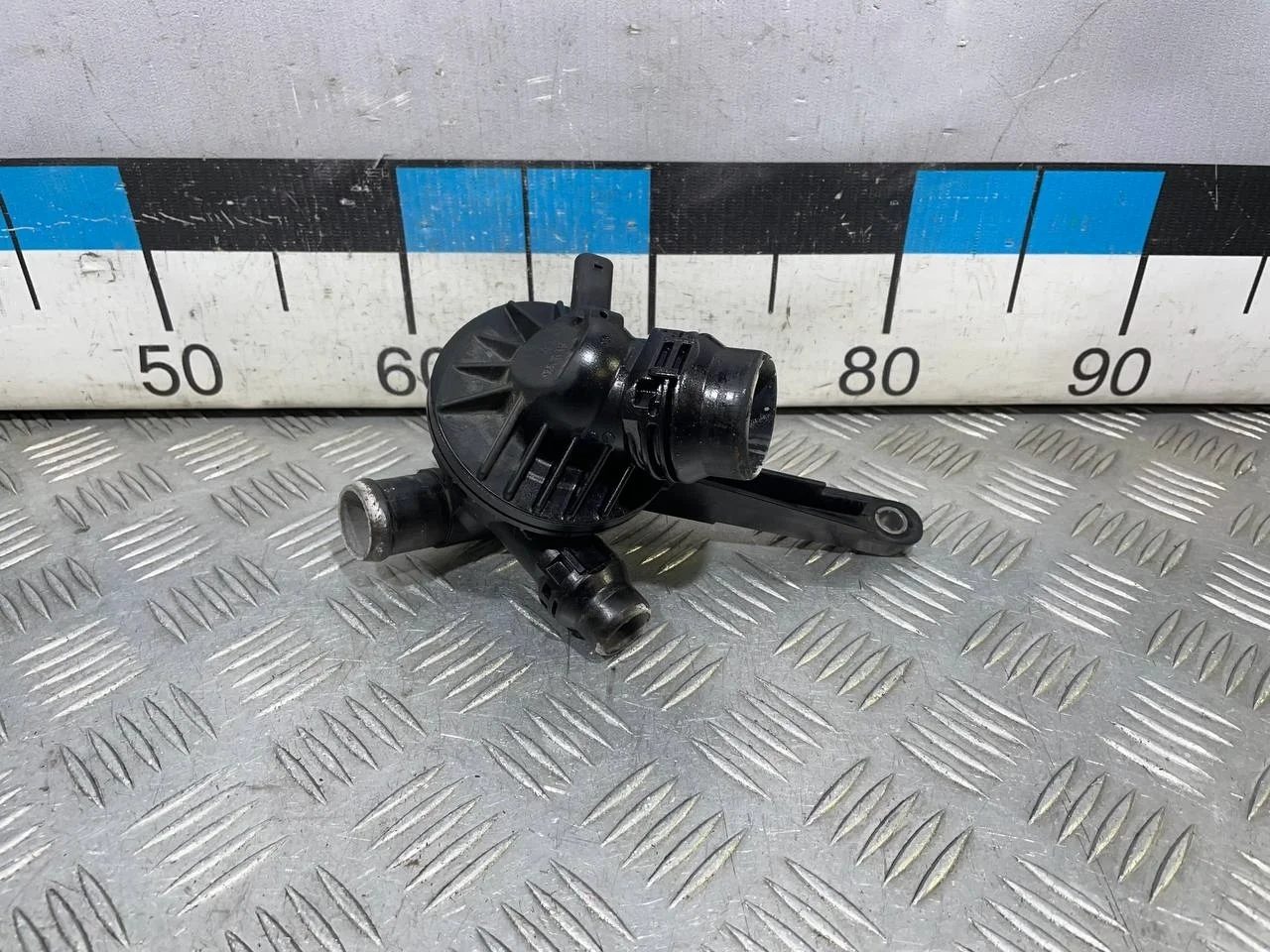 [Б/У] Корпус термостата с термостатом [Код: 00578368 ]