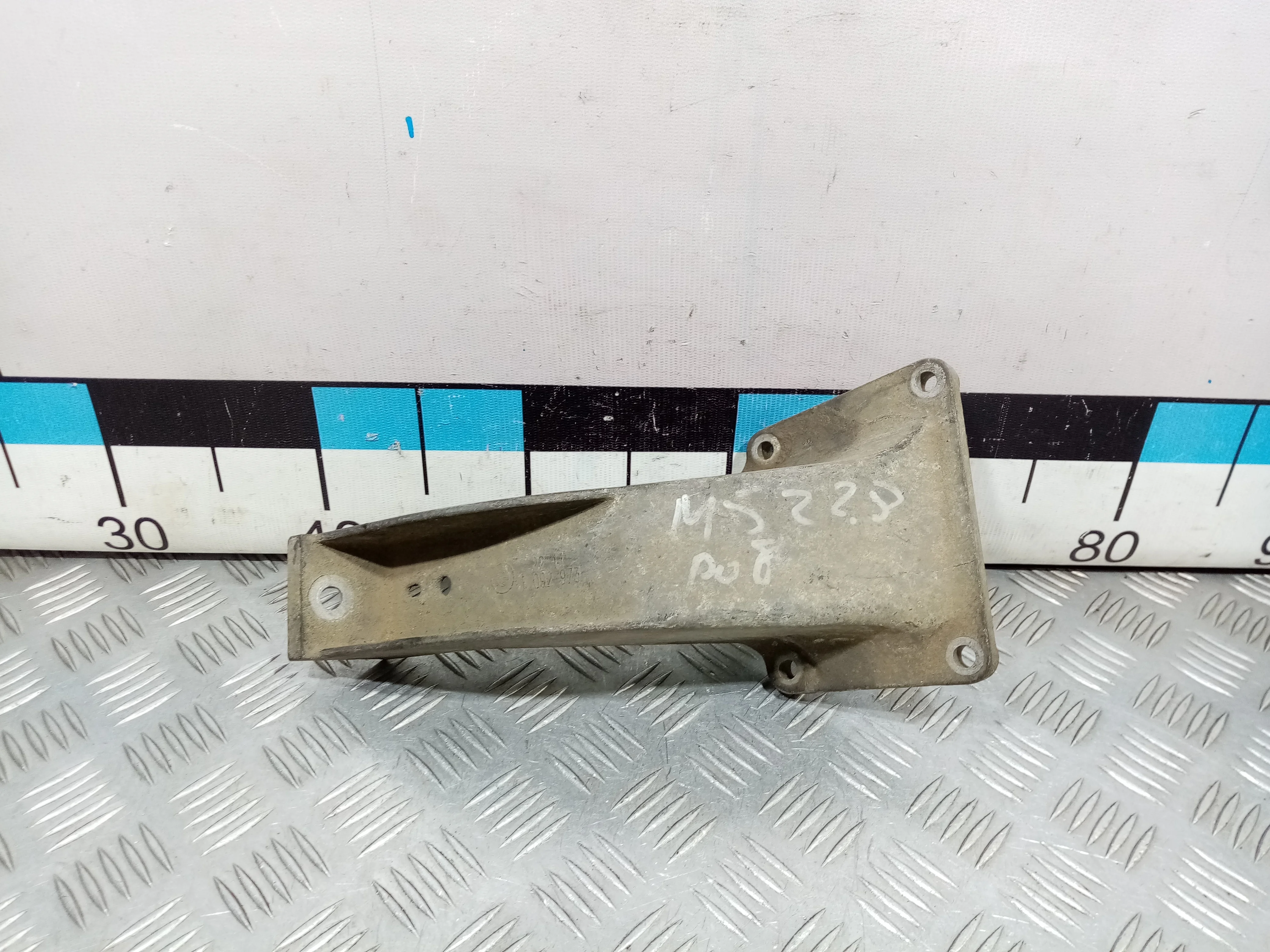 [Б/У] Кронштейн двигателя левый BMW E39 [Код: 00405509 ]