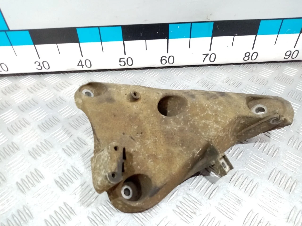 [Б/У] Кронштейн двигателя левый BMW N57 [Код: 00633650 ]