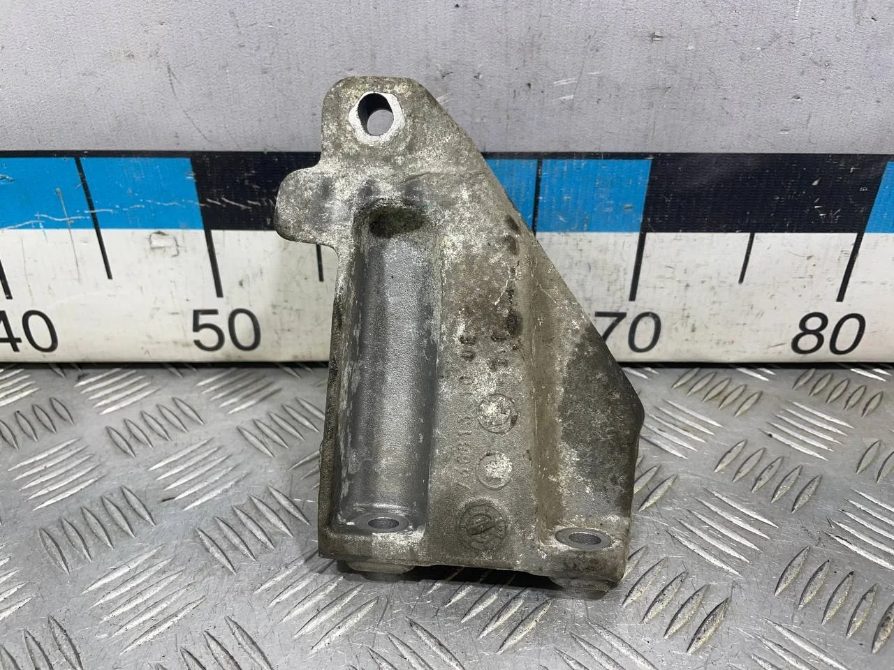 [Б/У] Кронштейн двигателя правый [Код: 00577522 ]