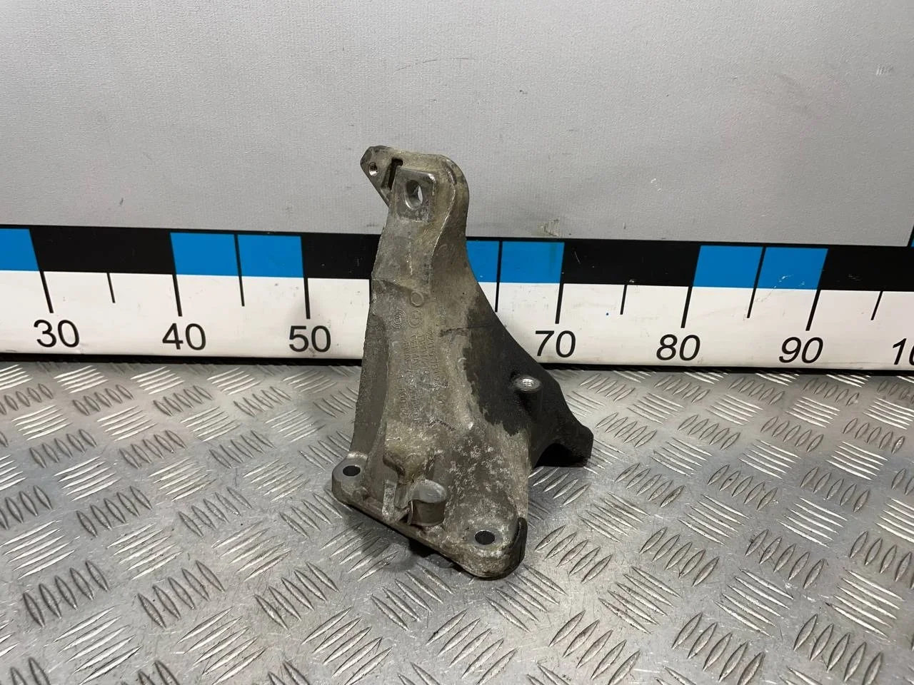 [Б/У] Кронштейн двигателя правый BMW [Код: 00628836 ]