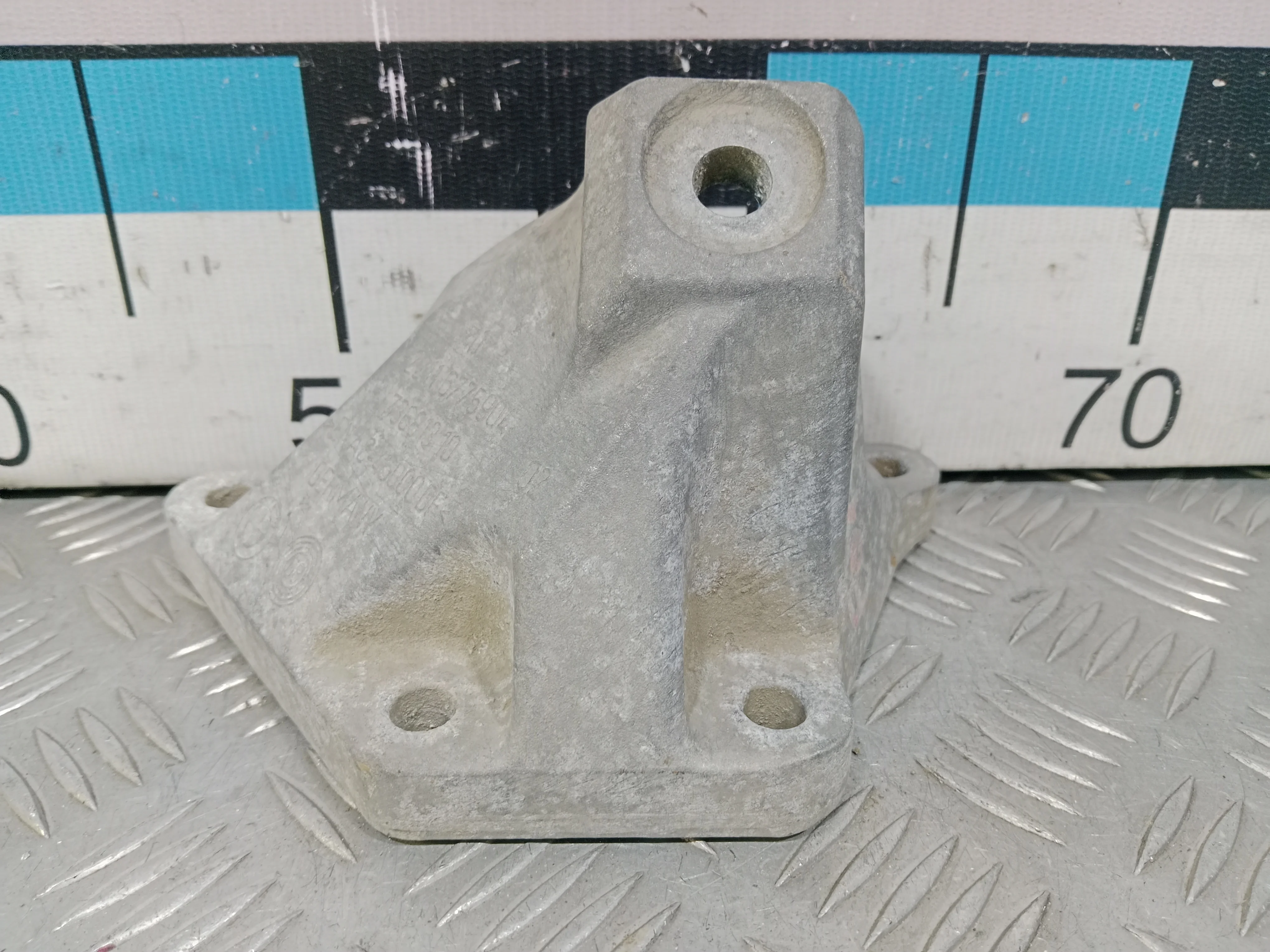 [Б/У] Кронштейн двигателя правый BMW F01/F02/F06 [Код: 00394876 ]