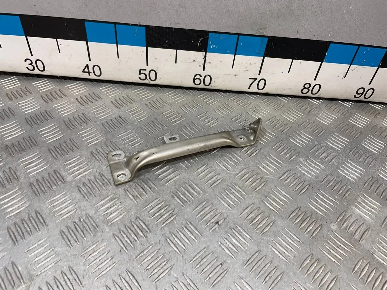 [Б/У] Кронштейн усилителя переднего бампера [Код: 00662581 ]