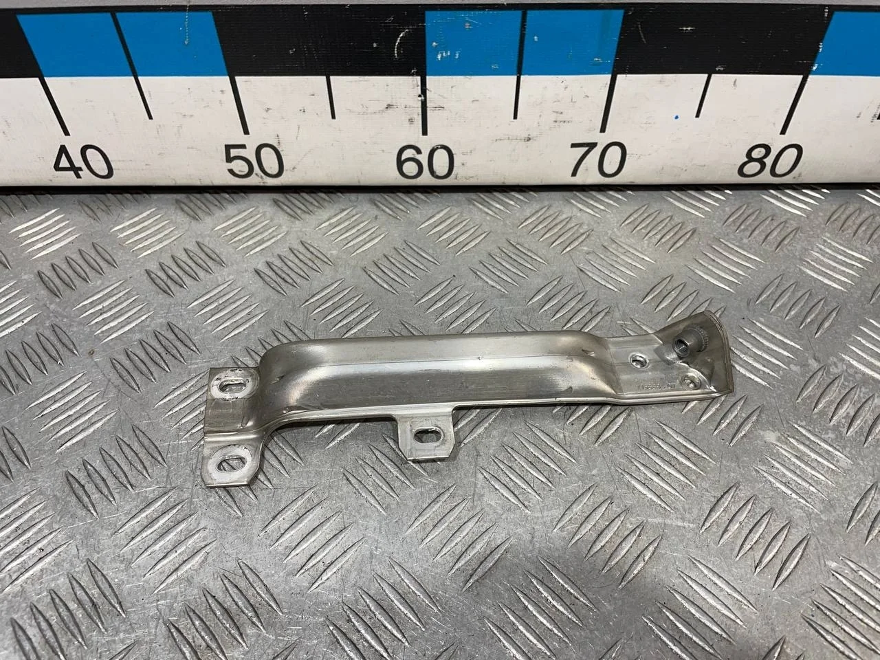 [Б/У] Кронштейн усилителя переднего бампера [Код: 00662449 ]