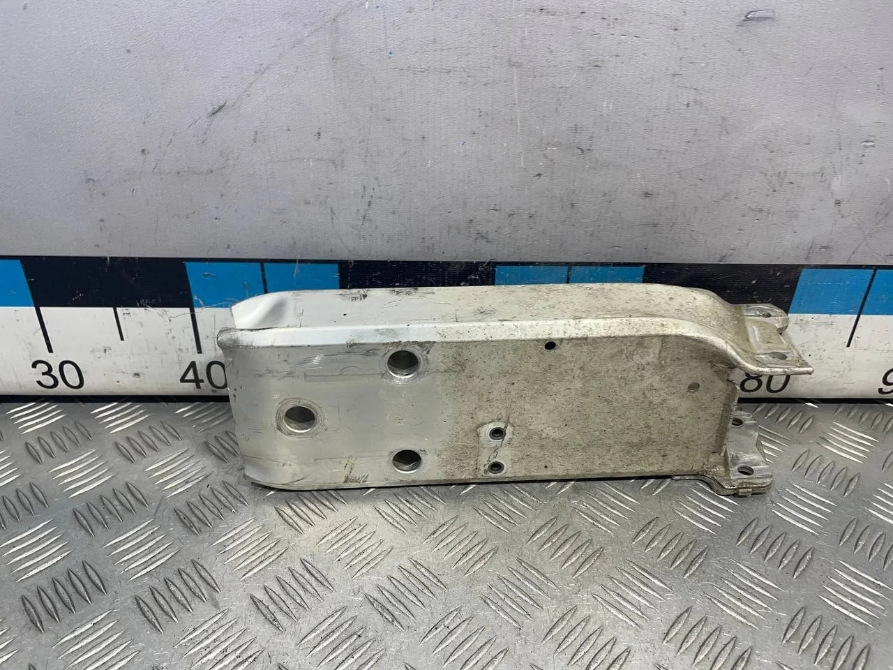 [Б/У] Кронштейн усилителя переднего бампера левый [Код: 00609849 ]