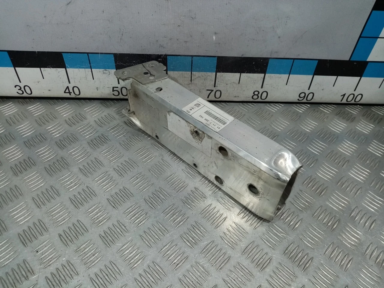 [Б/У] Кронштейн усилителя переднего бампера правый [Код: 00611094 ]