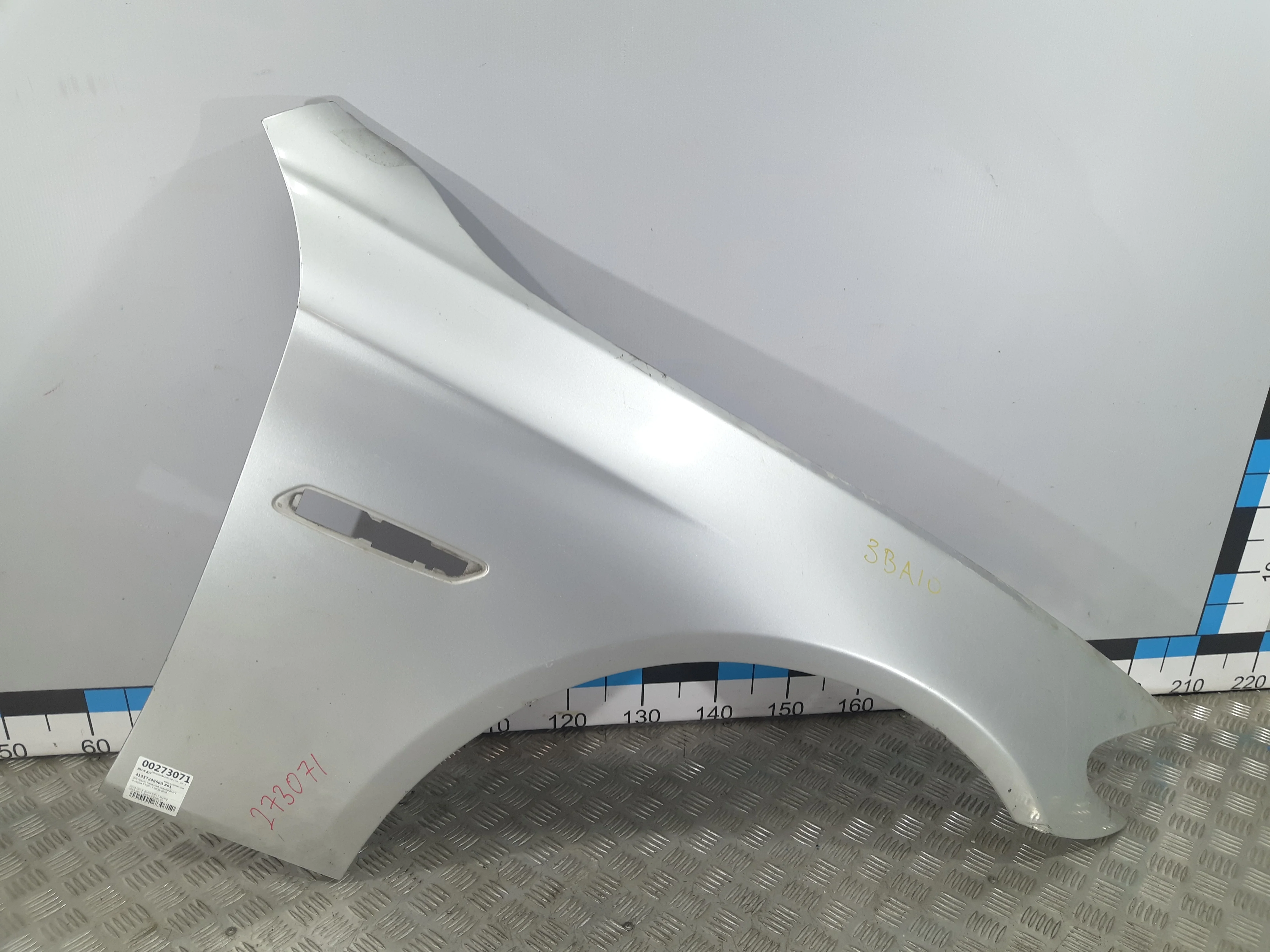 [Б/У] Крыло переднее правое BMW F10 F11 F18 [Код: 00296317 ]