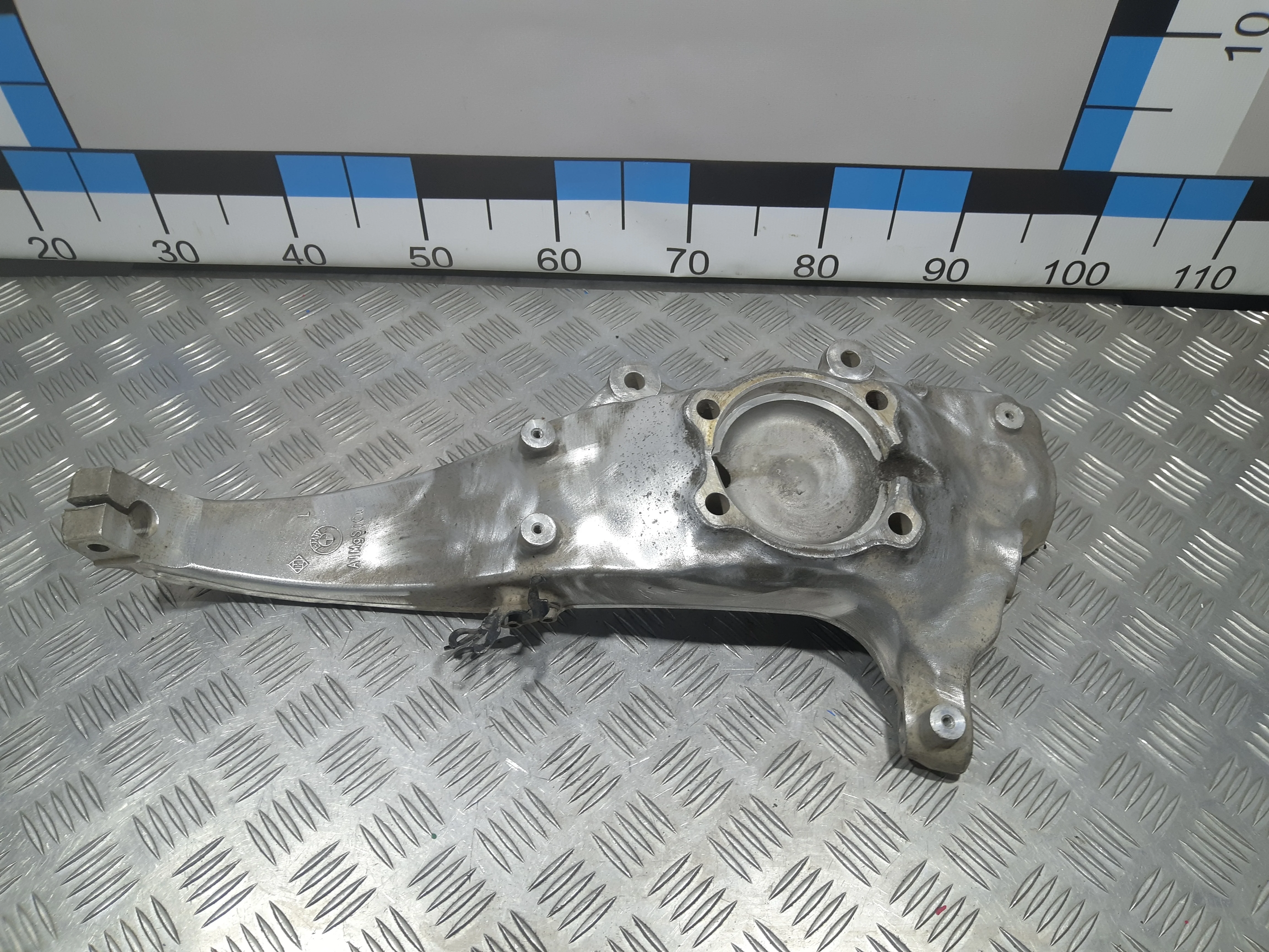 [Б/У] Кулак поворотный передний левый BMW F01 F02 F07 [Код: 00369303 ]