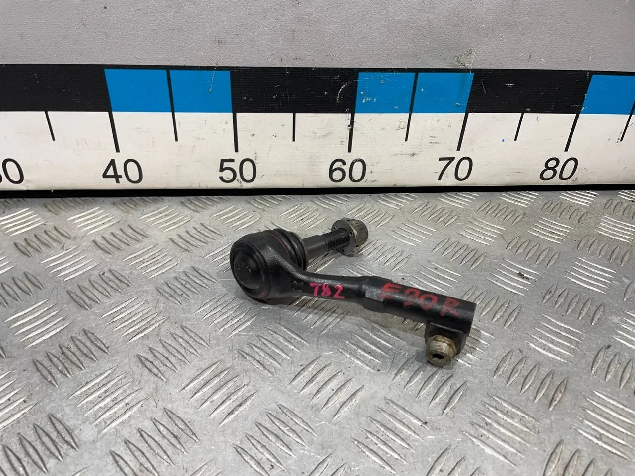 [Б/У] Наконечник рулевой правый [Код: 00670055 ]