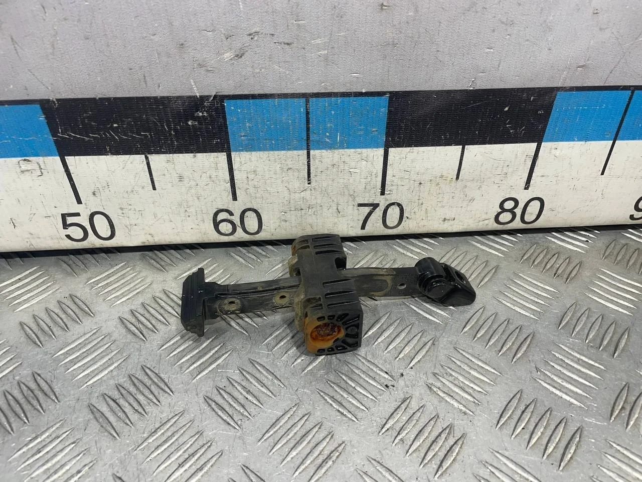 [Б/У] Ограничитель двери задней [Код: 00594961 ]