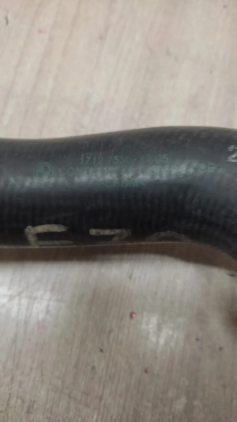 [Б/У] Патрубок радиатора правый BMW X5 E70 07- [Код: 00516592 ]